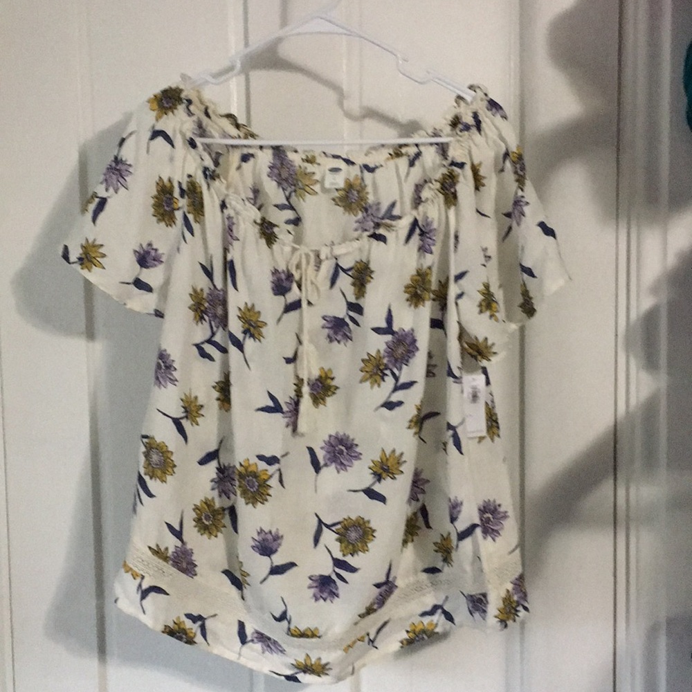 Old Navy Floral Top NWT